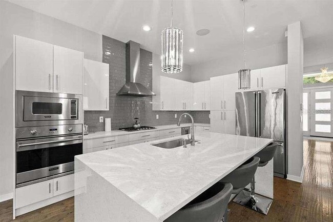 Building Photo - 6717 S Dauphin Ave