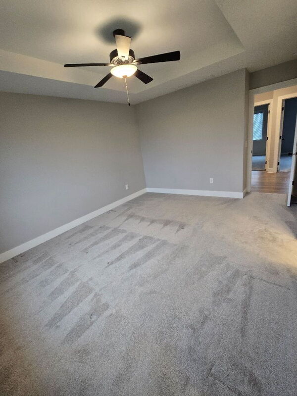 Building Photo - 300 SE Red Fern Dr