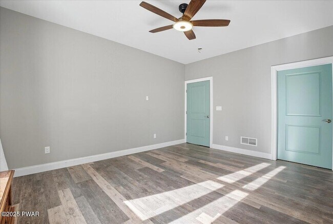 Building Photo - 159 Knapp Rd