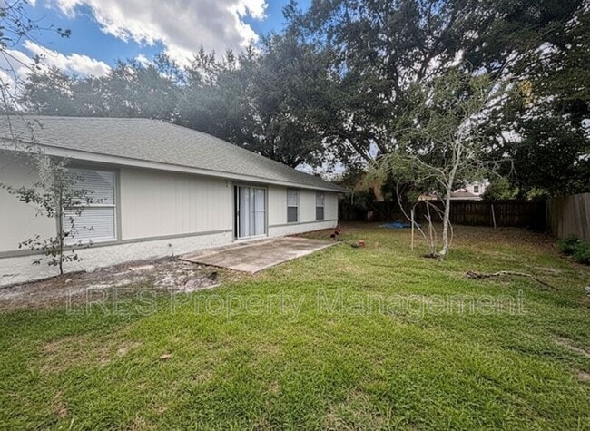 Building Photo - 1004 Stout Ct