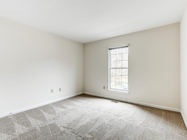 Building Photo - 11919 Thurloe Dr