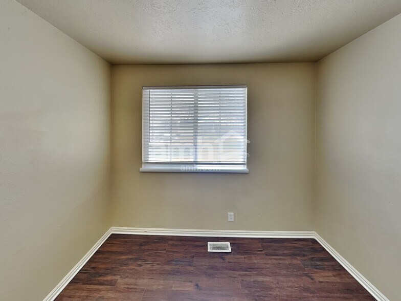 Building Photo - 2961 W 1400 N