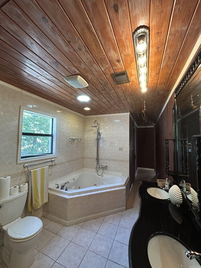 Building Photo - 116 Pineapple Dr
