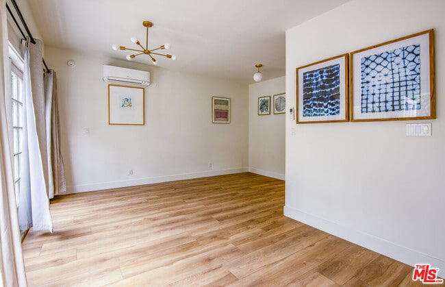 Building Photo - 807 N Stanley Ave