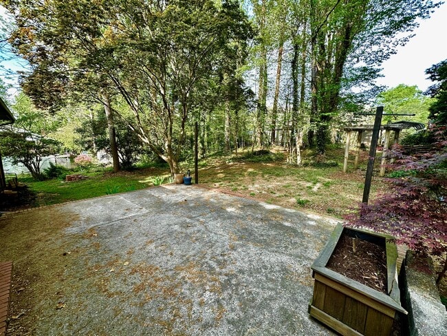 Building Photo - 408 Avery St