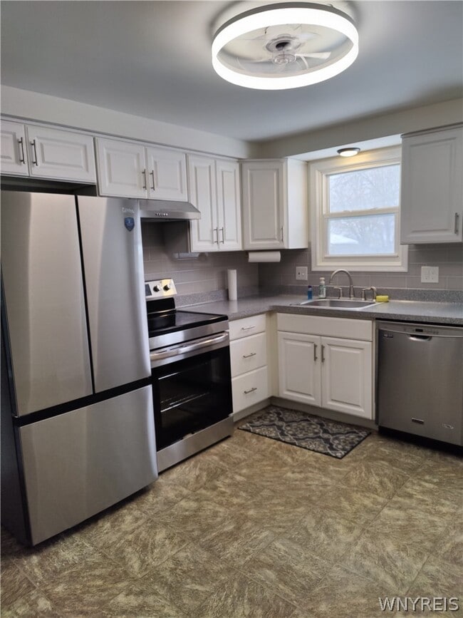 Building Photo - 32 Cascade Dr