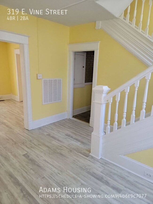 Building Photo - NEWLY RENOVATED LARGE 4 BEDROOM HOME