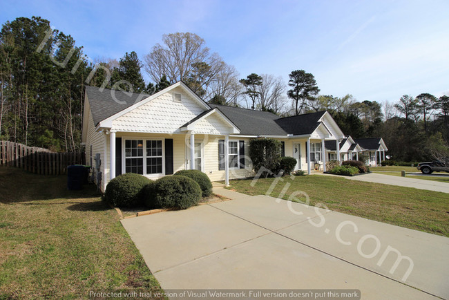 Building Photo - Lovely patio home in the heart of Lexington