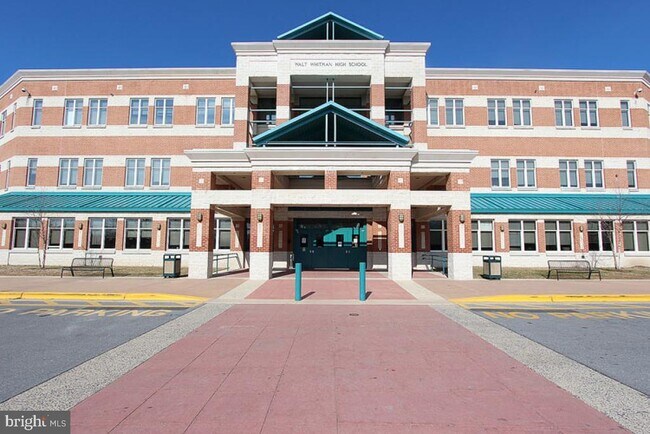 Building Photo - 6220 Robinwood Rd