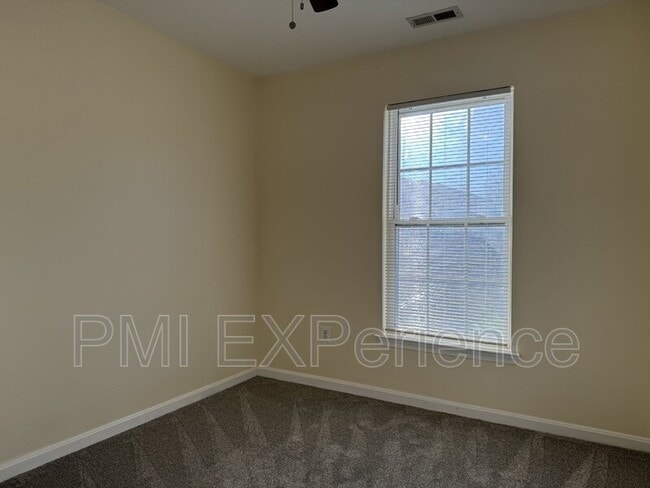 Building Photo - 12914 Woods View St