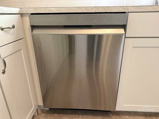 Building Photo - 4105 Abbeydale Dr