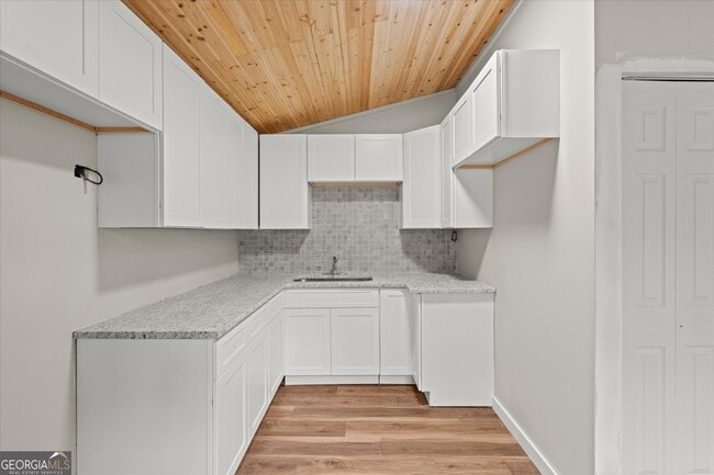 Building Photo - 3102 McKenzie Rd