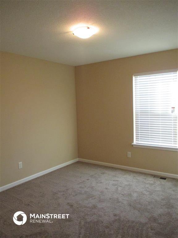 Building Photo - 104 Golfview Dr