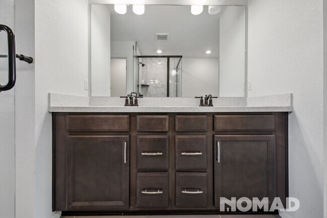 Building Photo - Spacious 4BR Duplex in Arvada