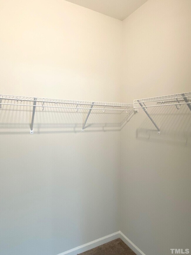 Building Photo - 1046 Commack Dr