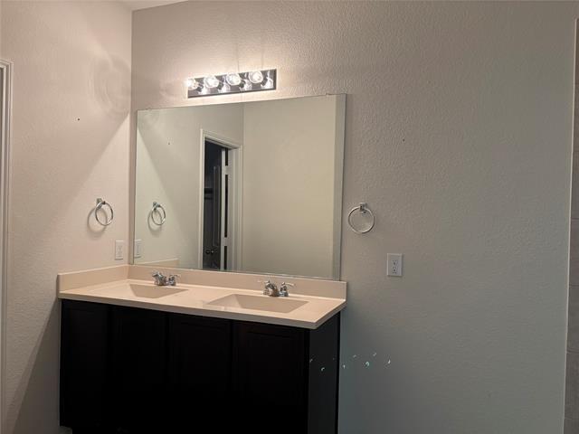 Building Photo - 2105 Alamandine Ave