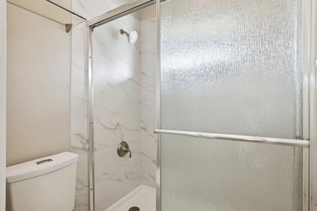 Building Photo - 5900 Gateshead Dr