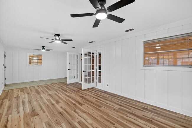 Building Photo - 2821 Metz Dr