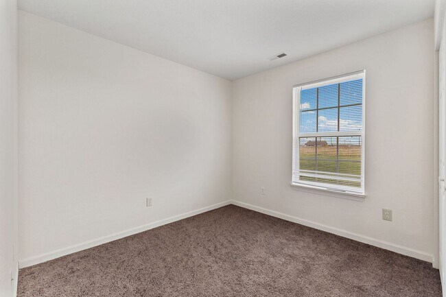 Building Photo - 6010 Castleford Dr