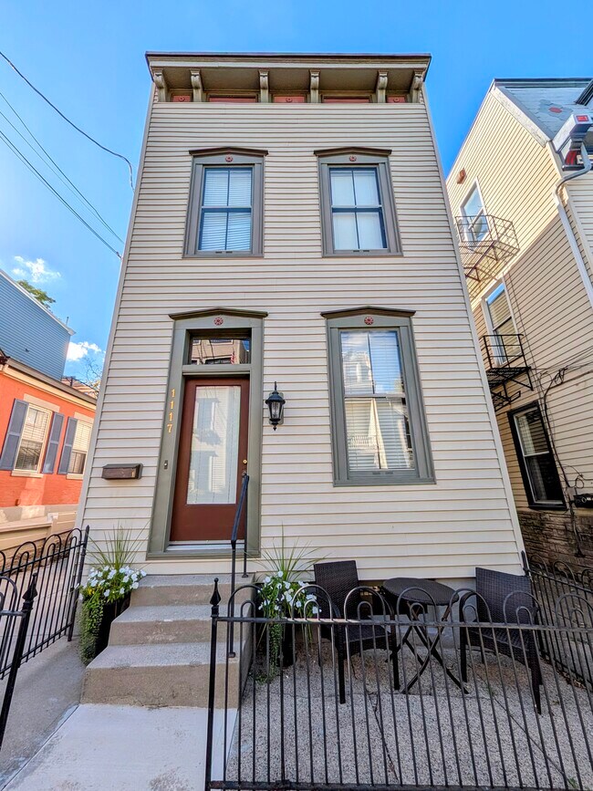 Building Photo - 1117 Belvedere St