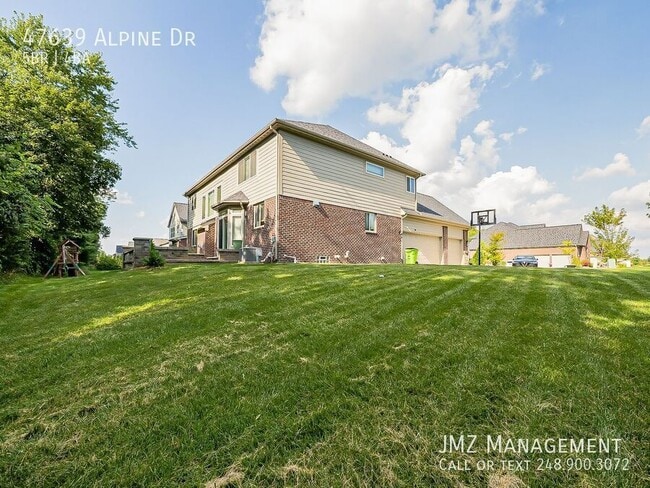 Building Photo - 47639 Alpine Dr