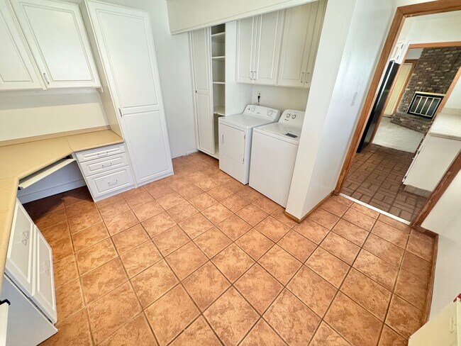 Building Photo - New Carpet and Paint, NO HOA, 3 Bed, 2 Bath home with Pool.