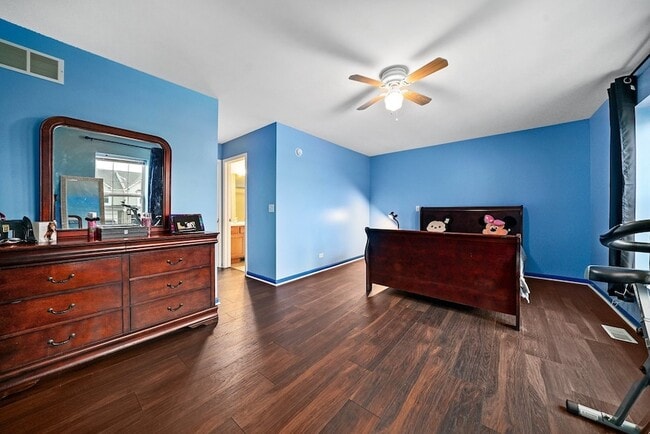 Building Photo - 650 Hawley Dr