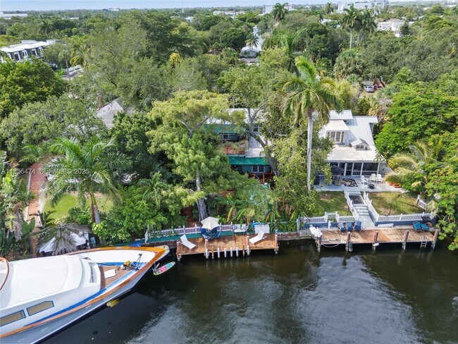 Building Photo - 918 Tequesta St