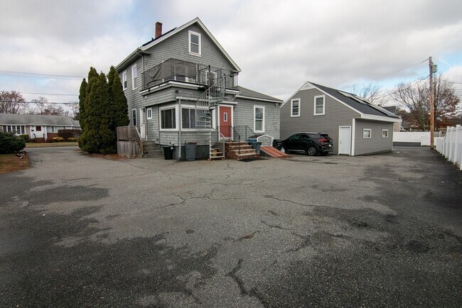 Building Photo - 118 Vine St