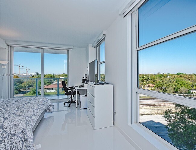 Building Photo - 4250 Biscayne Blvd