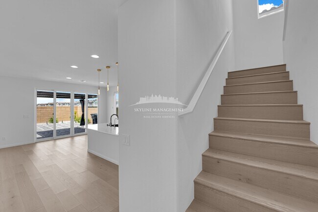 Building Photo - 4066 Painted Lady Ave