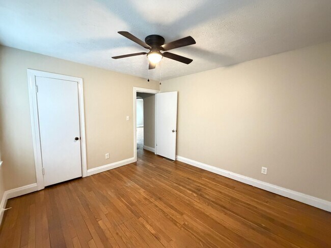 Building Photo - 825 Parkway Dr