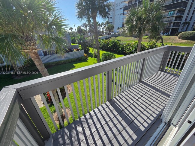 Building Photo - 4949 N Hwy A1A