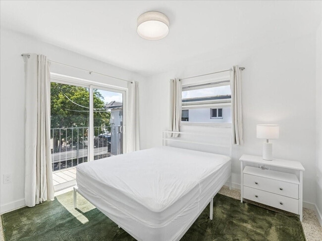 Primary Photo - 421 SW 9th St