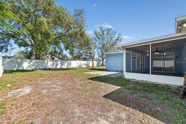 Building Photo - 11067 Monarch St