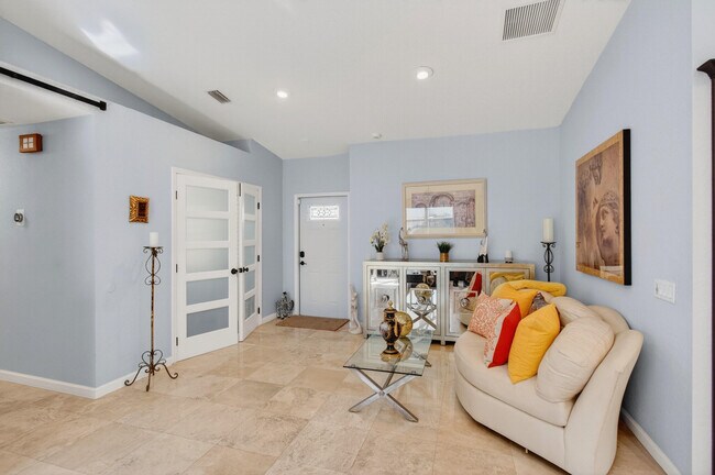 Building Photo - 7076 Middlebury Dr