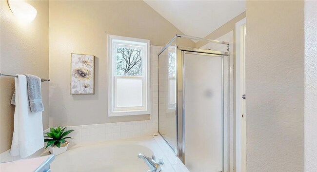 Building Photo - Stunning 5Bed 3.5Bath Modern Home on Spacious Lot in Quiet Boulder Cul-de-Sac