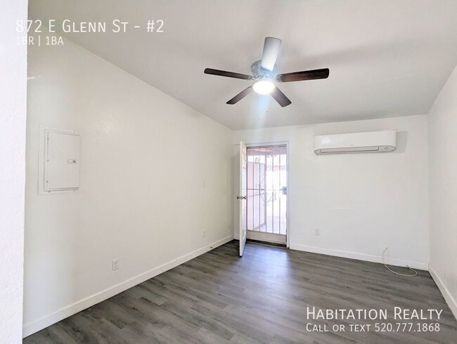 Building Photo - Pre-Lease!! Freshly renovated, brick, 1Bed...