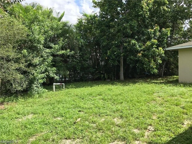 Building Photo - 1139 SW 43rd St