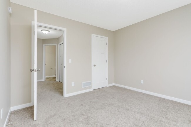 Building Photo - Like New, for RENT 3bd 3ba 2 car attached garage END UNIT available June 01