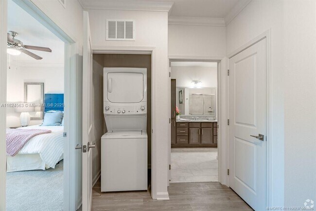 Building Photo - 1924 NW Federal Hwy