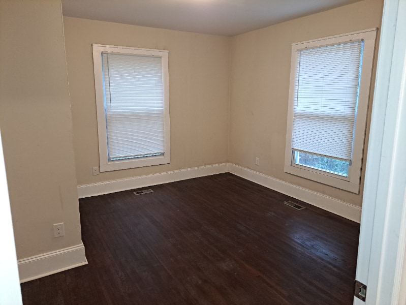 Building Photo - 609 W Garrison Blvd