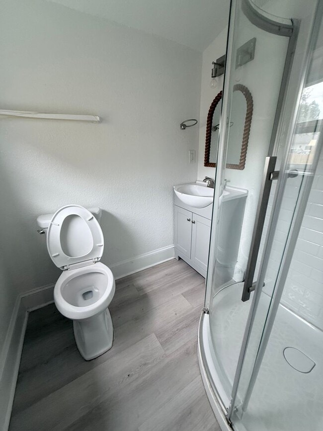 Building Photo - Gorgeous Four Bedroom Completed Upgraded