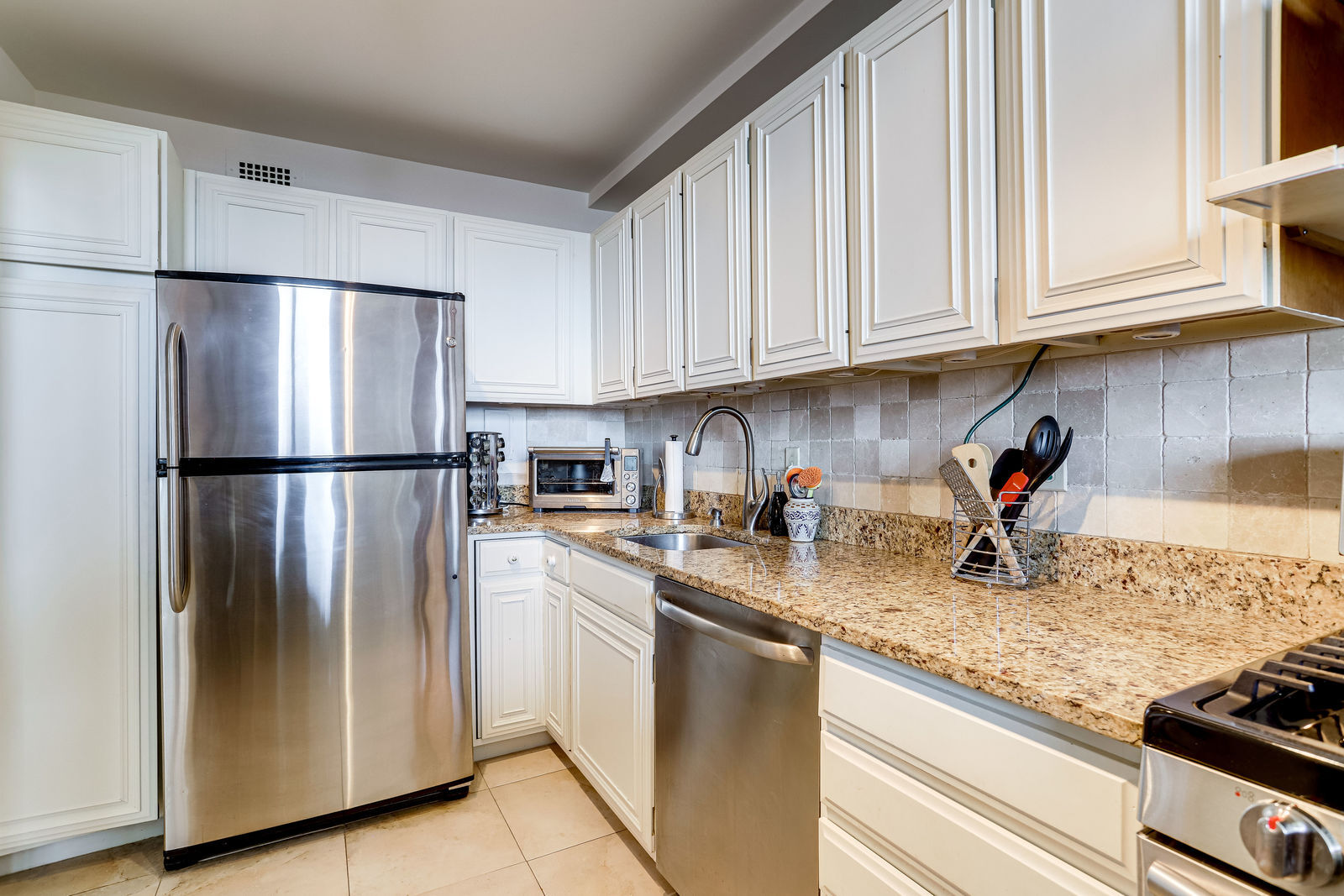 Building Photo - 1200 N Nash St