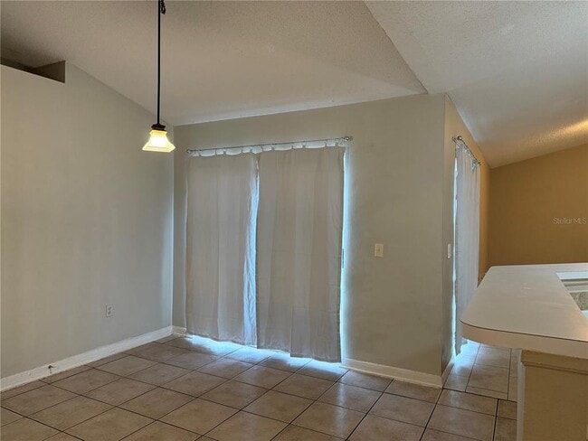 Building Photo - 1060 Dudley Dr