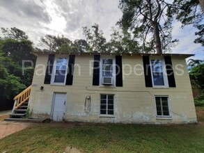 Building Photo - 3202 Colin Kelly Dr