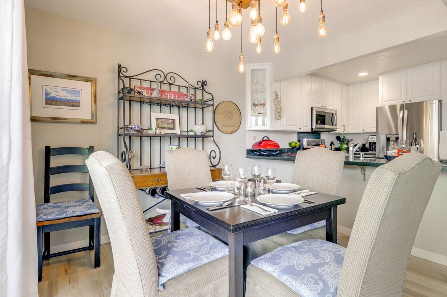 Building Photo - 440 Bernice Ln