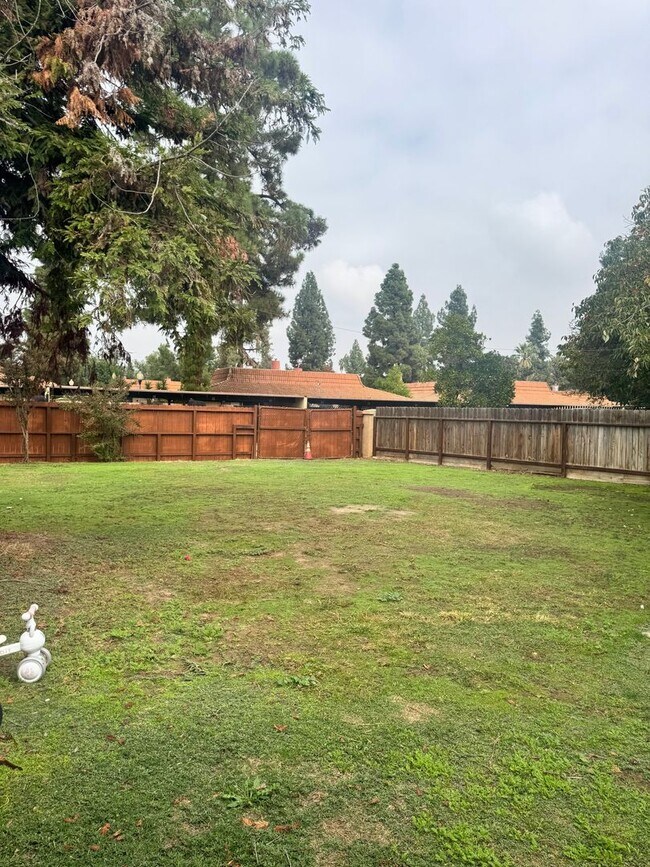 Building Photo - Single Family Home