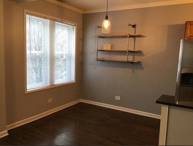 Building Photo - 4423 N Lawndale Ave