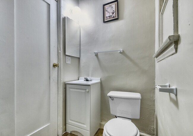 Building Photo - 727 S Alvarado St